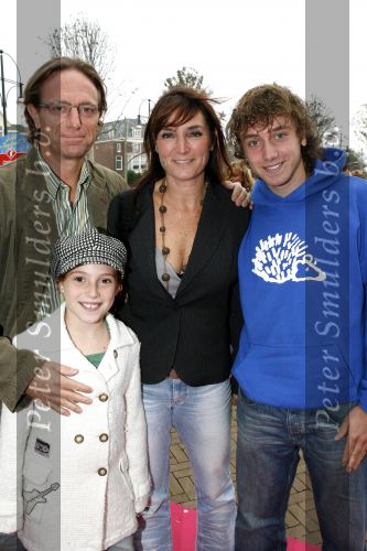 Scheveningen 25 oktober 2006
Premiere Kus in het circustheater. Eric v Tijn met gezin .