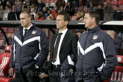 Eindhoven, 4 November 2006 Kompetitiewedstrijd PSV-NAC Eindstand 3-0  Seizoen 2006/2007
NAC trainer Ernie Brandts met assistent-trainer Leon Vlemmings en john Karelse