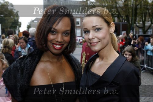 Den Bosch 22 oktober 2006
Premiere Grease in Den Bosch.
jasmine sendar en froukje de both