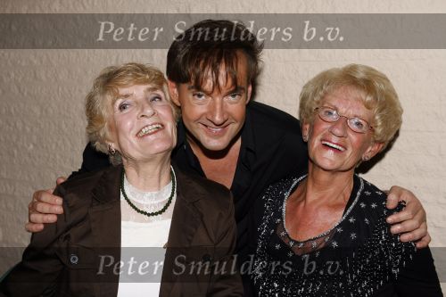 Baarn 26 oktober 2006
Tooske Ragas presenteert het nieuwe sbs programma Je wordt bedankt met daarin Gerard Joling met moeder en tante