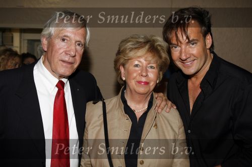 Baarn 26 oktober 2006
Tooske Ragas presenteert het nieuwe sbs programma Je wordt bedankt met daarin Gerard Joling.met KNO arts