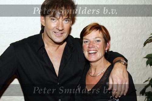 Baarn 26 oktober 2006
Tooske Ragas presenteert het nieuwe sbs programma Je wordt bedankt met daarin Gerard Joling met zijn zus