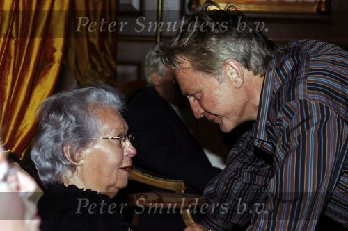 Noordwijk 5 november 2006
hans Breukhoven viert verjaardag van zijn moeder in Huis ter Duin.  Connie Constanza Jordi (met zijn vrouw) Marvin Shanna en  Edwin(met vriendin) zijn 
daar.