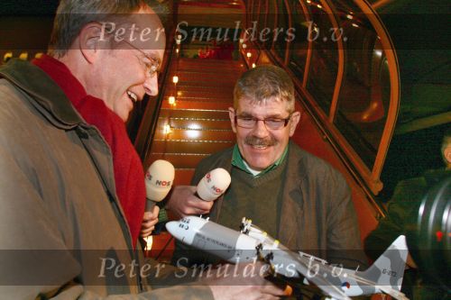 Eindhoven 11 November 2996 
Aankomst Bennie Jolink op vliegbasis Eindhoven vanuit Afganistan. 
Minister Henk Kamp verwelkomde hem.