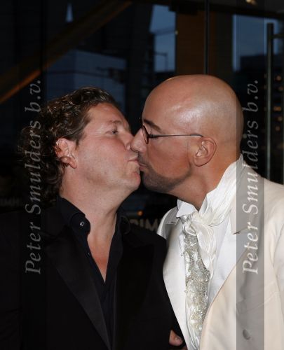 Amsterdam 20 oktober 2006
Uitreiking televizierring 2006 in ij theater.
Henkjan Smits en Maik de Boer kussend
