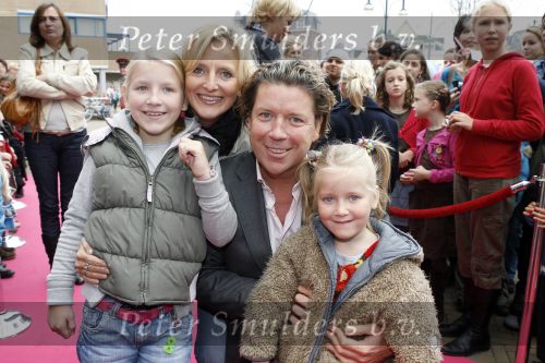Scheveningen 25 oktober 2006
Premiere Kus in het circustheater. Henkjan Smits met gezin .