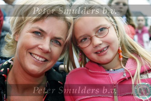 Scheveningen 25 oktober 2006
Premiere Kus in het circustheater. Irene Moors met dochter .