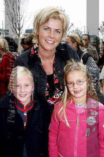 Scheveningen 25 oktober 2006
Premiere Kus in het circustheater.Irene Moors met dochter  .