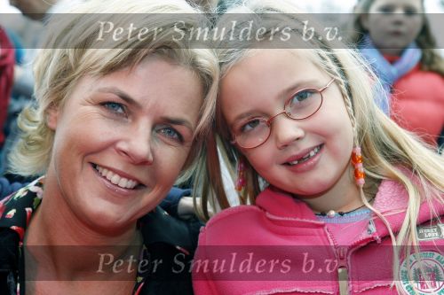 Scheveningen 25 oktober 2006
Premiere Kus in het circustheater.Irene Moors met dochter  .