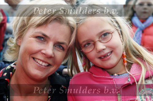 Scheveningen 25 oktober 2006
Premiere Kus in het circustheater.Irene Moors met dochter  .