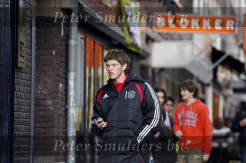 Amsterdam 2 november 2006
Jaap Stam en Klaas Jan Huntelaar aan het shoppen op de beethovenstraat op de dag van de wedstrijd.