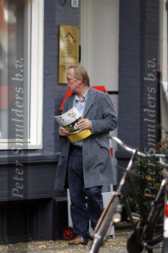 Amsterdam 30 oktober 2006
Jack Spijkerman bij makelaar op de cornelis schuytstraat.