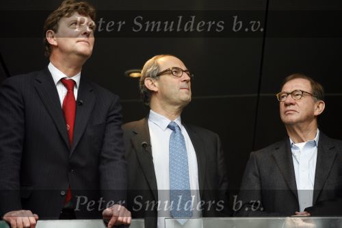 Amsterdam 12 november 2006
AJAX-PSV 0-1 in de arena.
Voorzitter Jakke en burgemeester Job Cohen met een bril
Peter Smulders bv