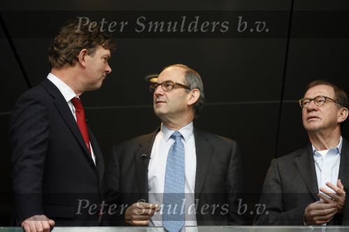 Amsterdam 12 november 2006
AJAX-PSV 0-1 in de arena.
Voorzitter Jakke en burgemeester Job Cohen met een bril
Peter Smulders bv