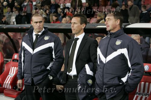 Eindhoven, 4 November 2006 Kompetitiewedstrijd PSV-NAC Eindstand 3-0  Seizoen 2006/2007
NAC trainer Ernie Brandts met assistent-trainer Leon Vlemmings en john Karelse