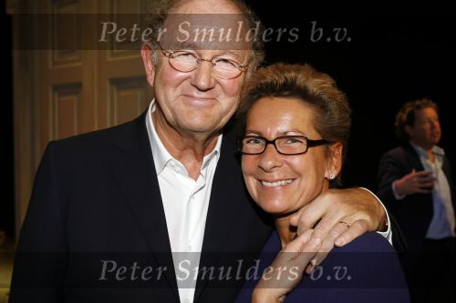 Apeldoorn 2 november 2006
Premiere My fair lady met Celine Purcell en Thom Hoffman.
Joop v d Ende en zijn vrouw Janine