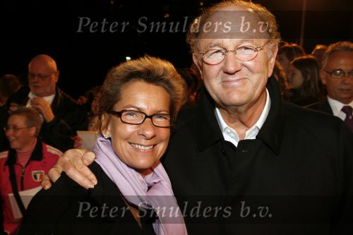 Apeldoorn 2 november 2006
Premiere My fair lady.
Joop v d Ende en zijn vrouw Janine
Peter Smulders bv