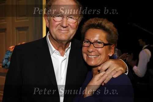 Apeldoorn 2 november 2006
Premiere My fair lady met Celine Purcell en Thom Hoffman.
Joop v d Ende en zijn vrouw Janine