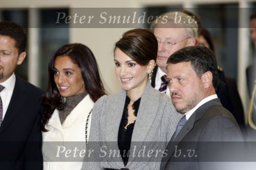 Zeewolde 1 november 2006
Koning Abdullah Koningin Rania en Koningin Beatrix op bezoek bij de spyker fabriek waar ze rondgeleid worden door Viktor Muller.