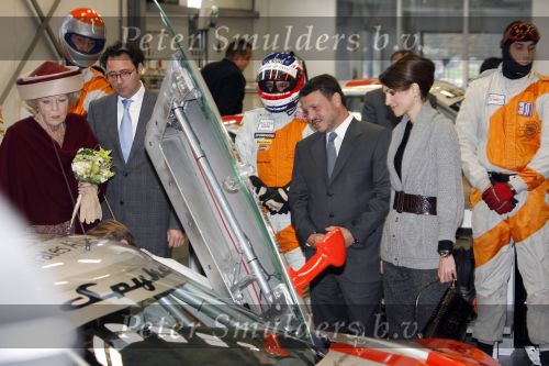 Zeewolde 1 november 2006
Koning Abdullah Koningin Rania en Koningin Beatrix op bezoek bij de spyker fabriek waar ze rondgeleid worden door Viktor Muller.