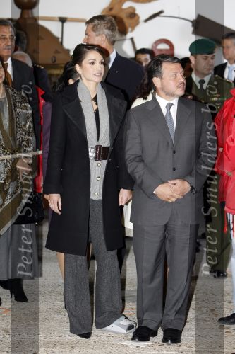 Lelystad 1 november 2006
Koning Abdullah van Jordanie en zijn vrouw Koningin Rania samen met koningin Beatrix op bezoek bij de Batavia.