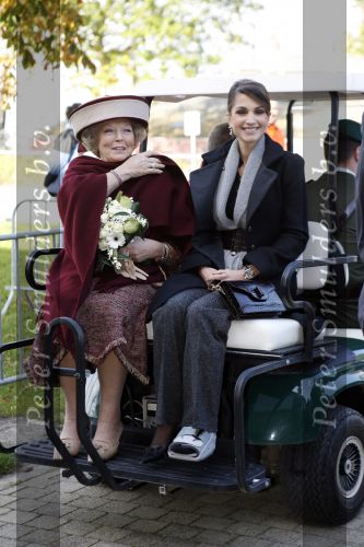 Lelystad 1 november 2006
Koning Abdullah van Jordanie en zijn vrouw Koningin Rania samen met koningin Beatrix op bezoek bij de Batavia.