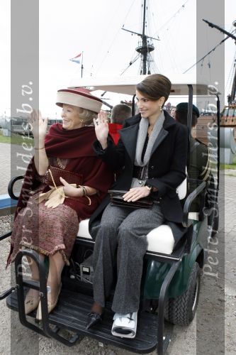 Lelystad 1 november 2006
Koning Abdullah van Jordanie en zijn vrouw Koningin Rania samen met koningin Beatrix op bezoek bij de Batavia.