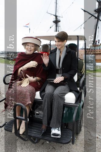 Lelystad 1 november 2006
Koning Abdullah van Jordanie en zijn vrouw Koningin Rania samen met koningin Beatrix op bezoek bij de Batavia.
