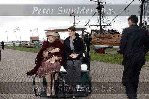 Lelystad 1 november 2006
Koning Abdullah van Jordanie en zijn vrouw Koningin Rania samen met koningin Beatrix op bezoek bij de Batavia.