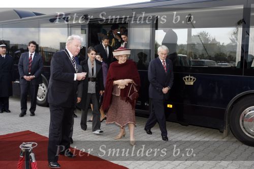 Zeewolde 1 november 2006
Koning Abdullah Koningin Rania en Koningin Beatrix op bezoek bij de spyker fabriek waar ze rondgeleid worden door Viktor Muller.