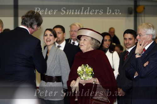 Zeewolde 1 november 2006
Koning Abdullah Koningin Rania en Koningin Beatrix op bezoek bij de spyker fabriek waar ze rondgeleid worden door Viktor Muller.