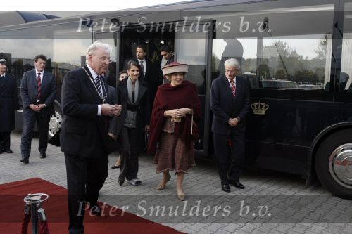 Zeewolde 1 november 2006
Koning Abdullah Koningin Rania en Koningin Beatrix op bezoek bij de spyker fabriek waar ze rondgeleid worden door Viktor Muller.