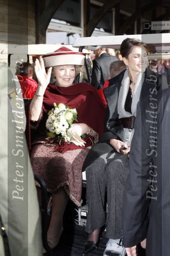 Lelystad 1 november 2006
Koning Abdullah van Jordanie en zijn vrouw Koningin Rania samen met koningin Beatrix op bezoek bij de Batavia.