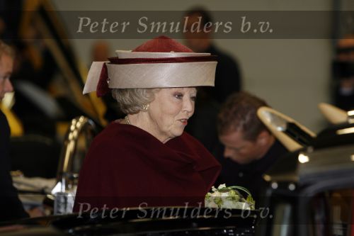 Zeewolde 1 november 2006
Koning Abdullah Koningin Rania en Koningin Beatrix op bezoek bij de spyker fabriek waar ze rondgeleid worden door Viktor Muller.
