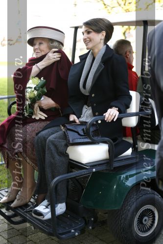 Lelystad 1 november 2006
Koning Abdullah van Jordanie en zijn vrouw Koningin Rania samen met koningin Beatrix op bezoek bij de Batavia.