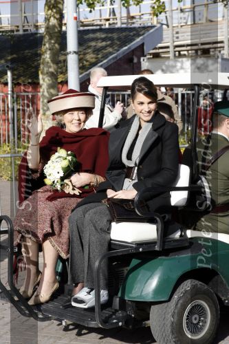 Lelystad 1 november 2006
Koning Abdullah van Jordanie en zijn vrouw Koningin Rania samen met koningin Beatrix op bezoek bij de Batavia.