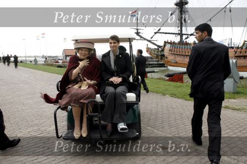 Lelystad 1 november 2006
Koning Abdullah van Jordanie en zijn vrouw Koningin Rania samen met koningin Beatrix op bezoek bij de Batavia.