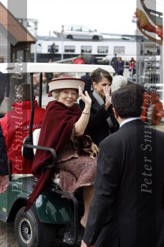 Lelystad 1 november 2006
Koning Abdullah van Jordanie en zijn vrouw Koningin Rania samen met koningin Beatrix op bezoek bij de Batavia.