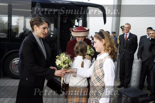 Zeewolde 1 november 2006
Koning Abdullah Koningin Rania en Koningin Beatrix op bezoek bij de spyker fabriek waar ze rondgeleid worden door Viktor Muller.