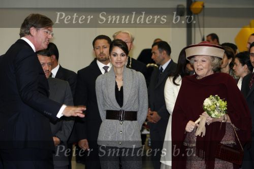 Zeewolde 1 november 2006
Koning Abdullah Koningin Rania en Koningin Beatrix op bezoek bij de spyker fabriek waar ze rondgeleid worden door Viktor Muller.
