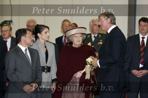 Zeewolde 1 november 2006
Koning Abdullah Koningin Rania en Koningin Beatrix op bezoek bij de spyker fabriek waar ze rondgeleid worden door Viktor Muller.