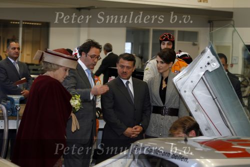 Zeewolde 1 november 2006
Koning Abdullah Koningin Rania en Koningin Beatrix op bezoek bij de spyker fabriek waar ze rondgeleid worden door Viktor Muller.