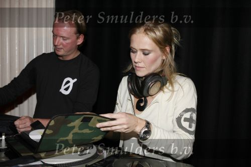 Amsterdam 25 oktober 2006
Modeshow goede doel Georgina Kwayke.
Liesbeth Kamerling als dj