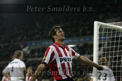 Eindhoven, 4 november 2006
Kompetitiewedstrijd PSV-NAC, eindstand 3-0
Seizoen 2006/2007 
Phillip Cocu scoorde kort voor rust 2-0