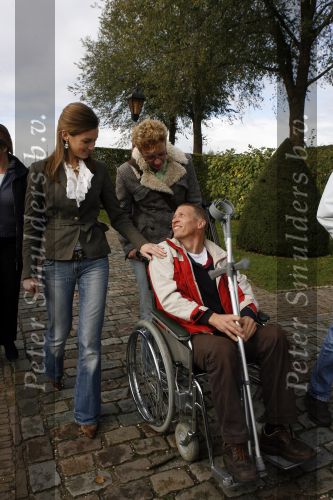 Muiden 3 september 2006
Prinses Aimee en Prins Floris bij muiderslot voor make af difference day. met roofvogel uil
Peter Smulders bv