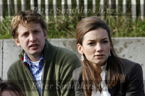 Muiden 3 september 2006
Prinses Aimee en Prins Floris bij muiderslot voor make af difference day. met roofvogel uil