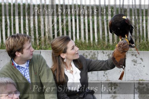 Muiden 3 september 2006
Prinses Aimee en Prins Floris bij muiderslot voor make af difference day. met roofvogel uil
Peter Smulders bv