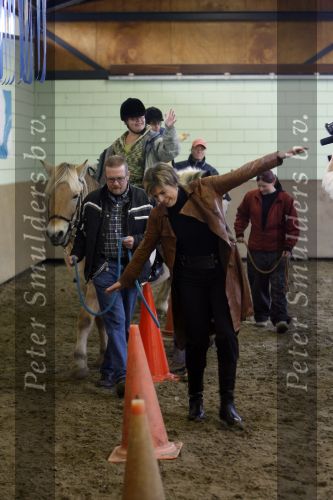 Almere 3 november 2006
Prinses laurentien op manege met verstandelijk gehandicapten voor Make a difference day.