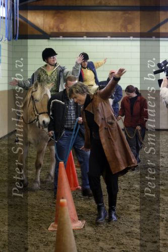 Almere 3 november 2006
Prinses laurentien op manege met verstandelijk gehandicapten voor Make a difference day.
Peter Smulders bv
