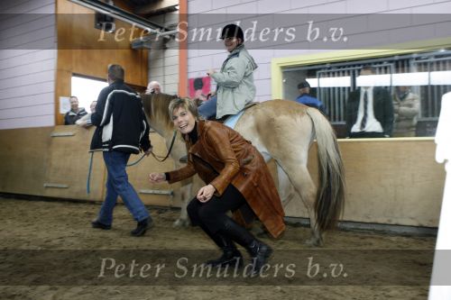 Almere 3 november 2006
Prinses laurentien op manege met verstandelijk gehandicapten voor Make a difference day.
